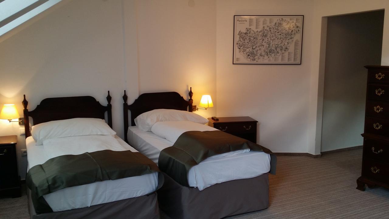 Opera Loft Rooms And Apartments Budapest Kültér fotó
